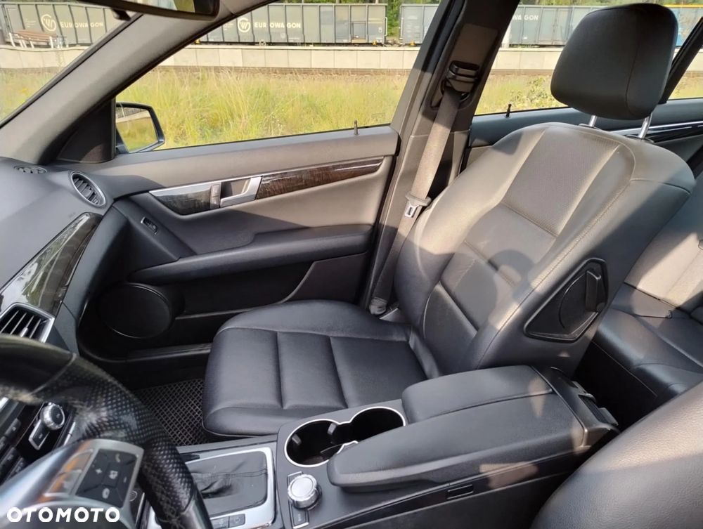 Mercedes-Benz Klasa C 350 4Matic (BlueEFFICIENCY) 7G-TRONIC Avantgarde - 18