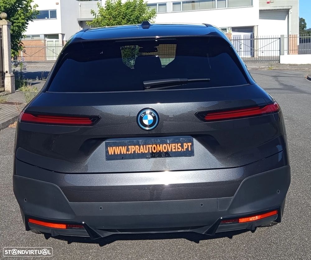 BMW iX xDrive40 - 7