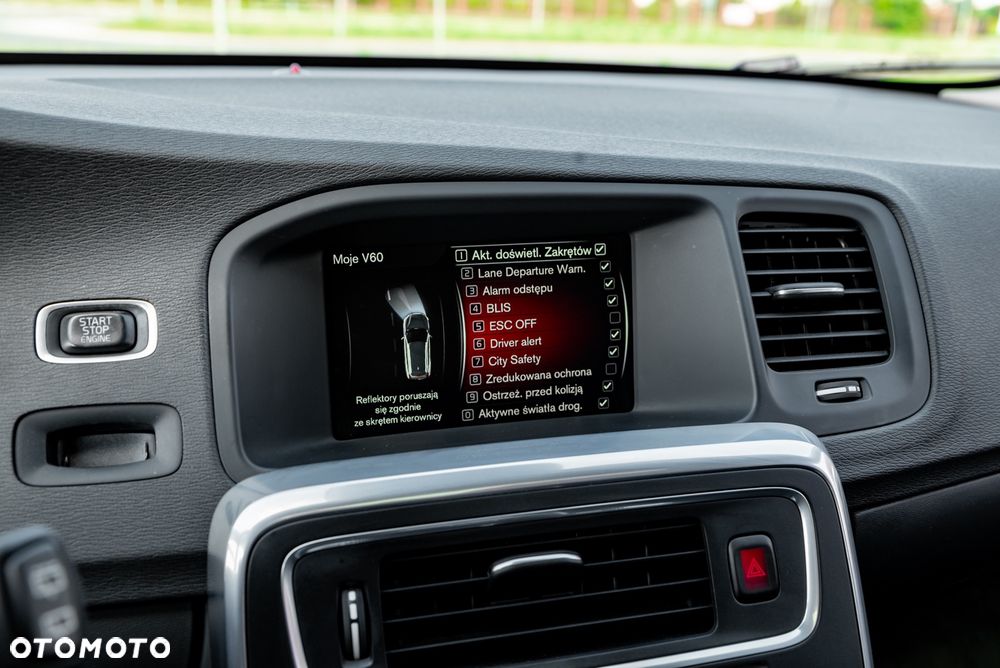Volvo V60 D6 AWD Plug-in Hybrid Summum - 32