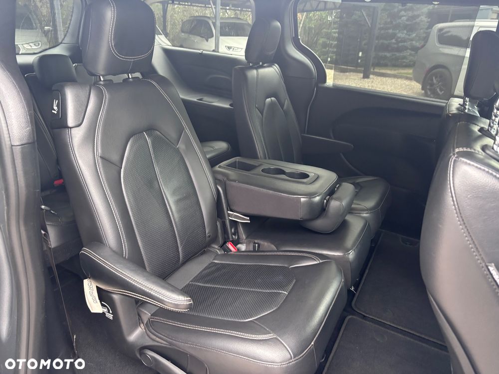 Chrysler Pacifica - 20