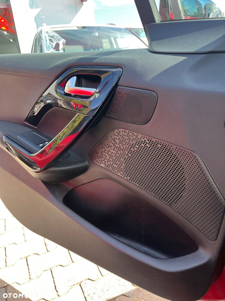 Peugeot 208 1.2 PureTech Allure - 23