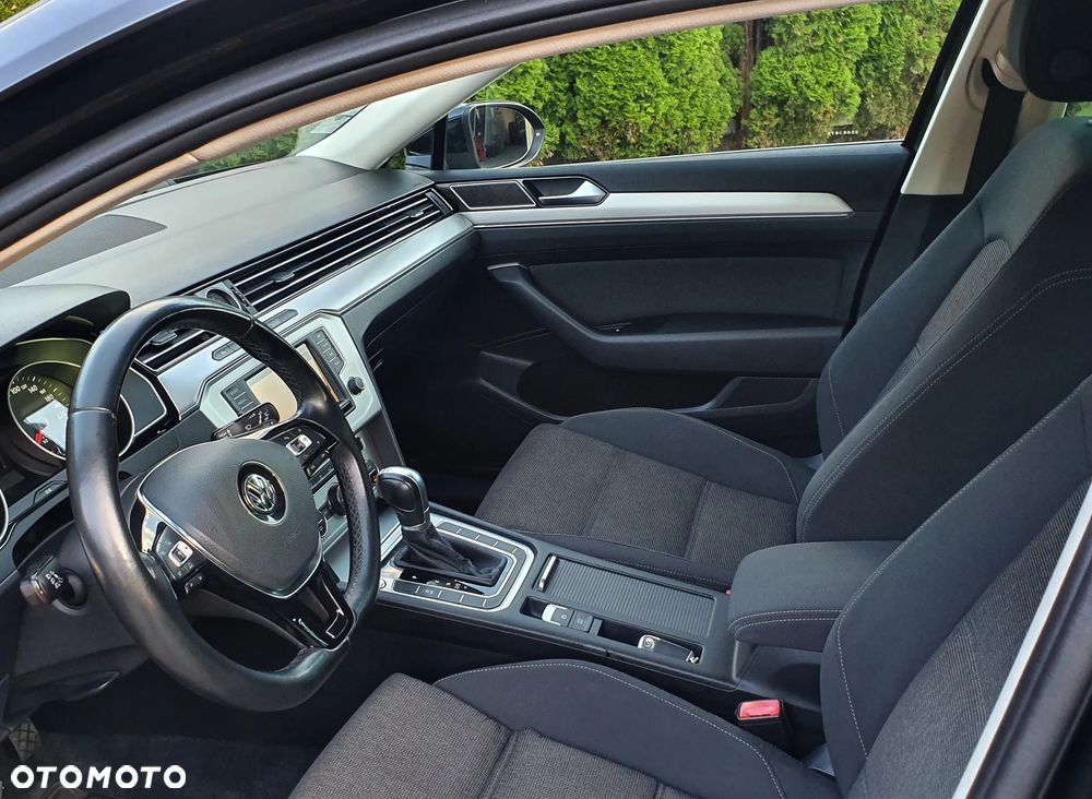 Volkswagen Passat - 13