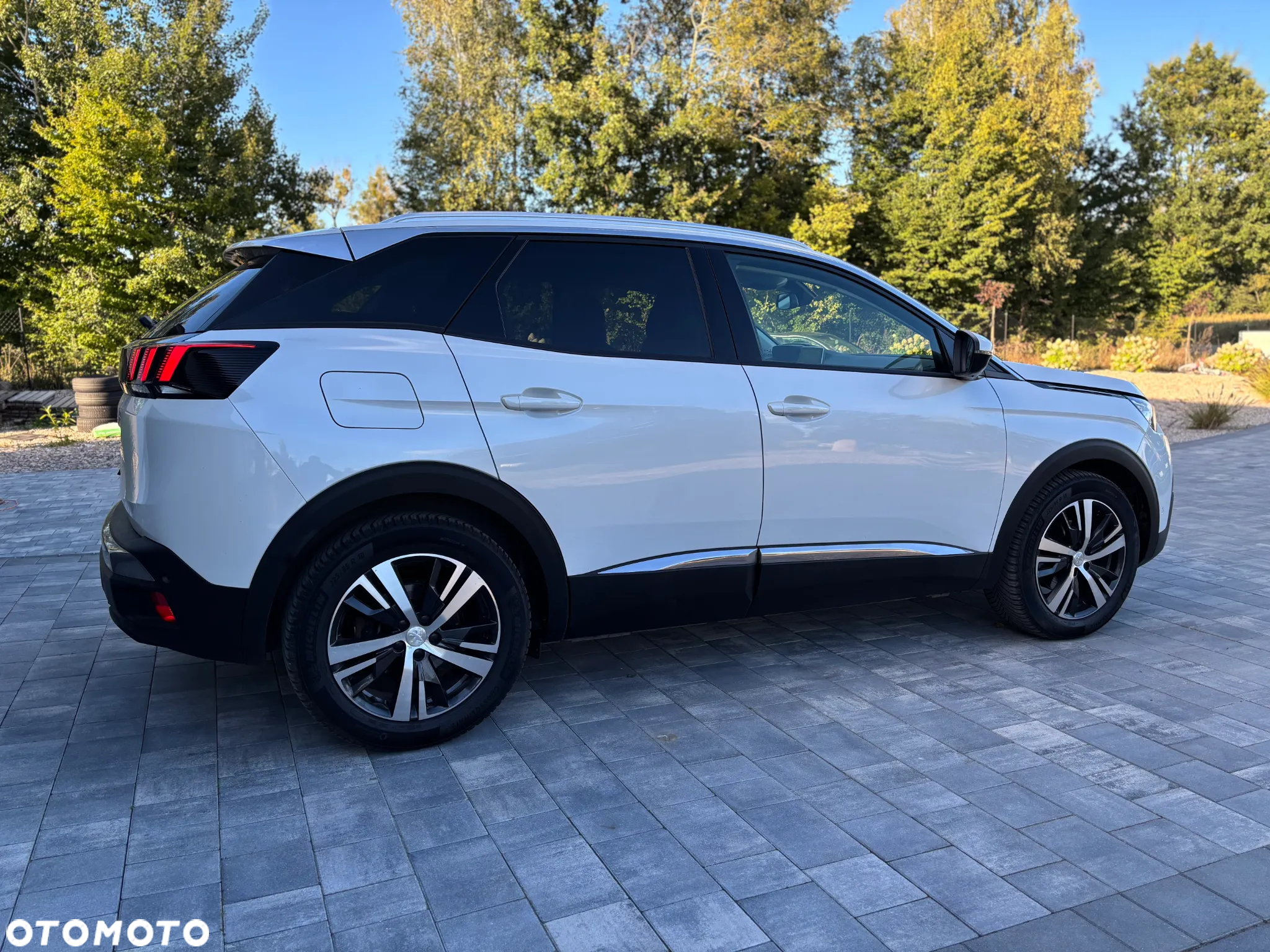 Peugeot 3008 BlueHDi 130 Stop & Start EAT8 Allure Business-Paket - 3