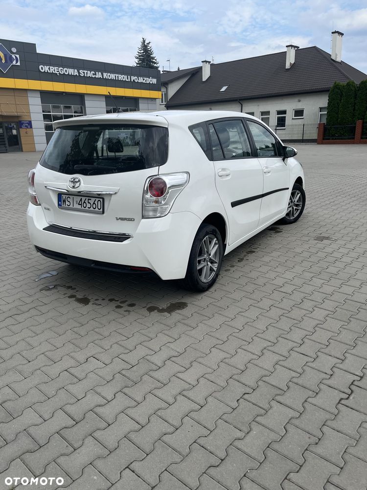 Toyota Verso - 4