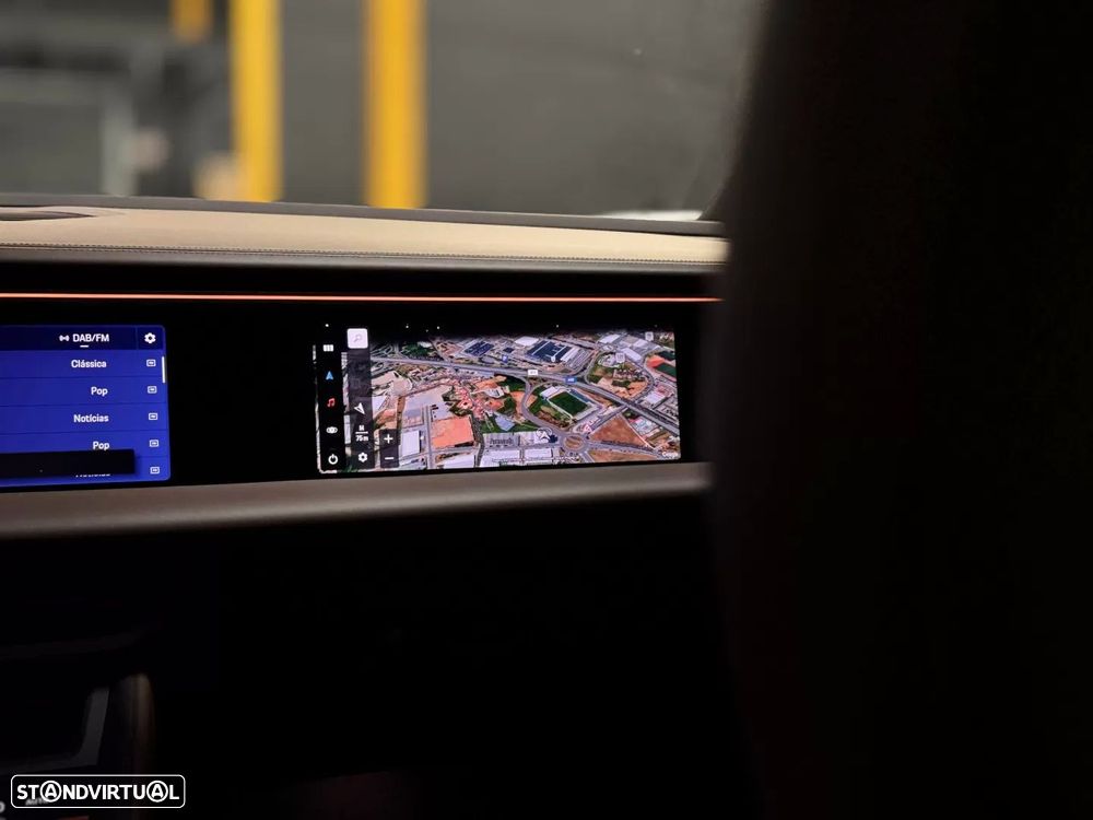 Porsche Macan Electric 4 - 15