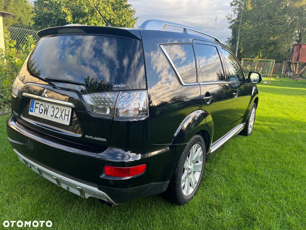 Mitsubishi Outlander 2.0 DID Instyle NAVI - 3