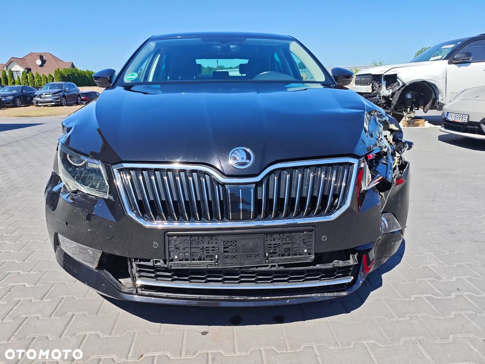 Skoda Superb 2.0 TDI DSG Premium Edition - 8
