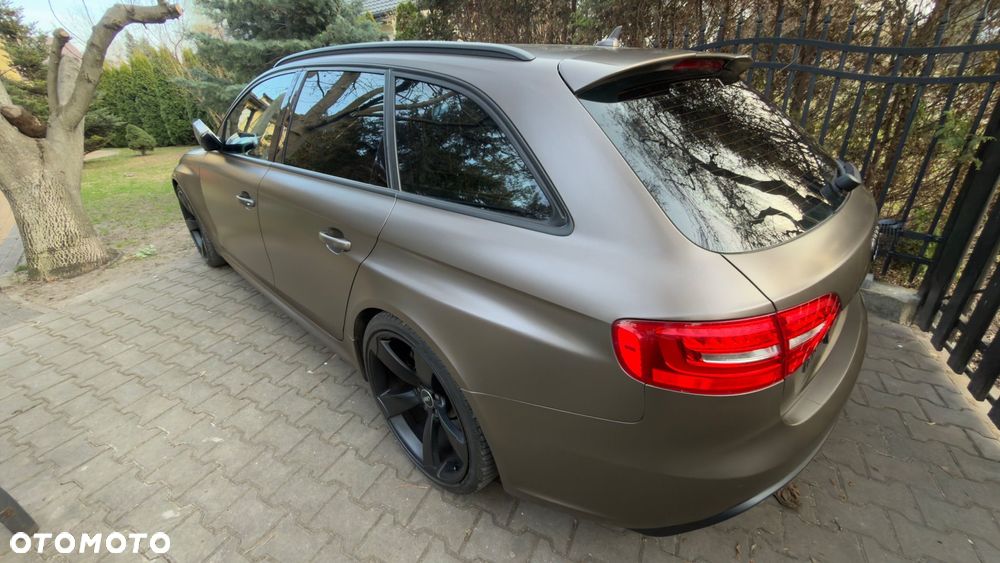 Audi RS4 Avant - 35