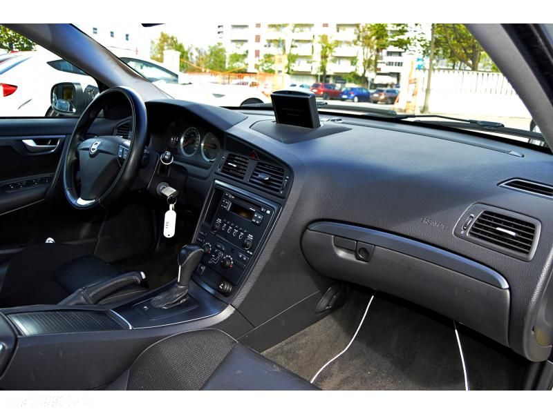 Volvo V70 D5 AWD DPF Momentum - 8
