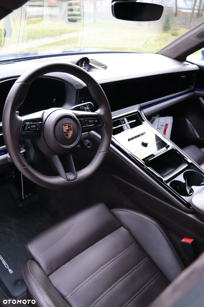 Porsche Panamera - 4