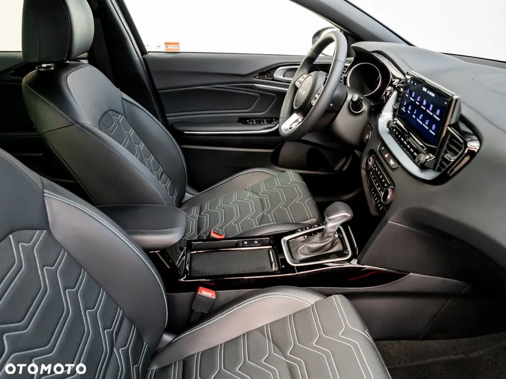 Kia XCeed 1.6 T-GDI Tribute DCT - 16