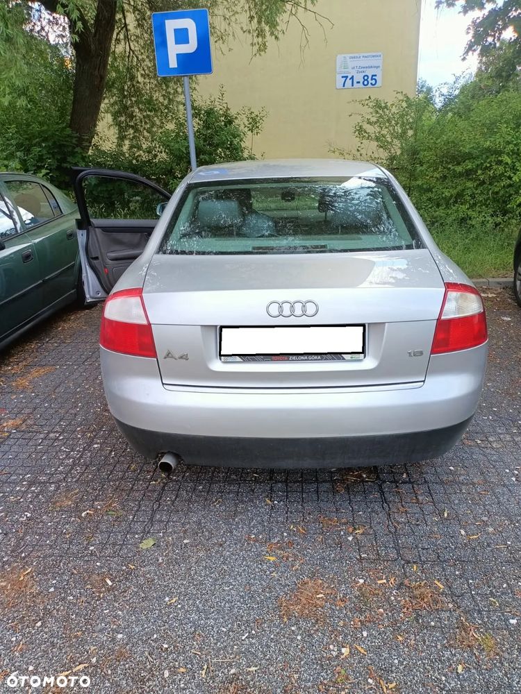 Audi A4 Limousine - 4