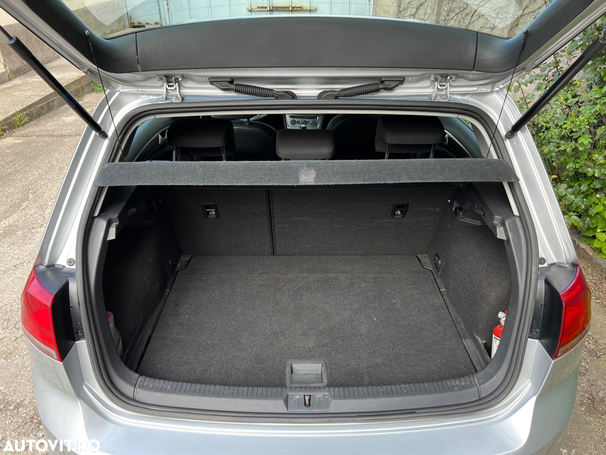 Volkswagen Golf 1.6 TDI BMT Comfortline - 8