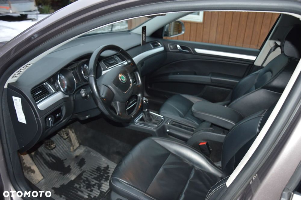 Skoda Superb 1.8 TSI Exclusive - 9