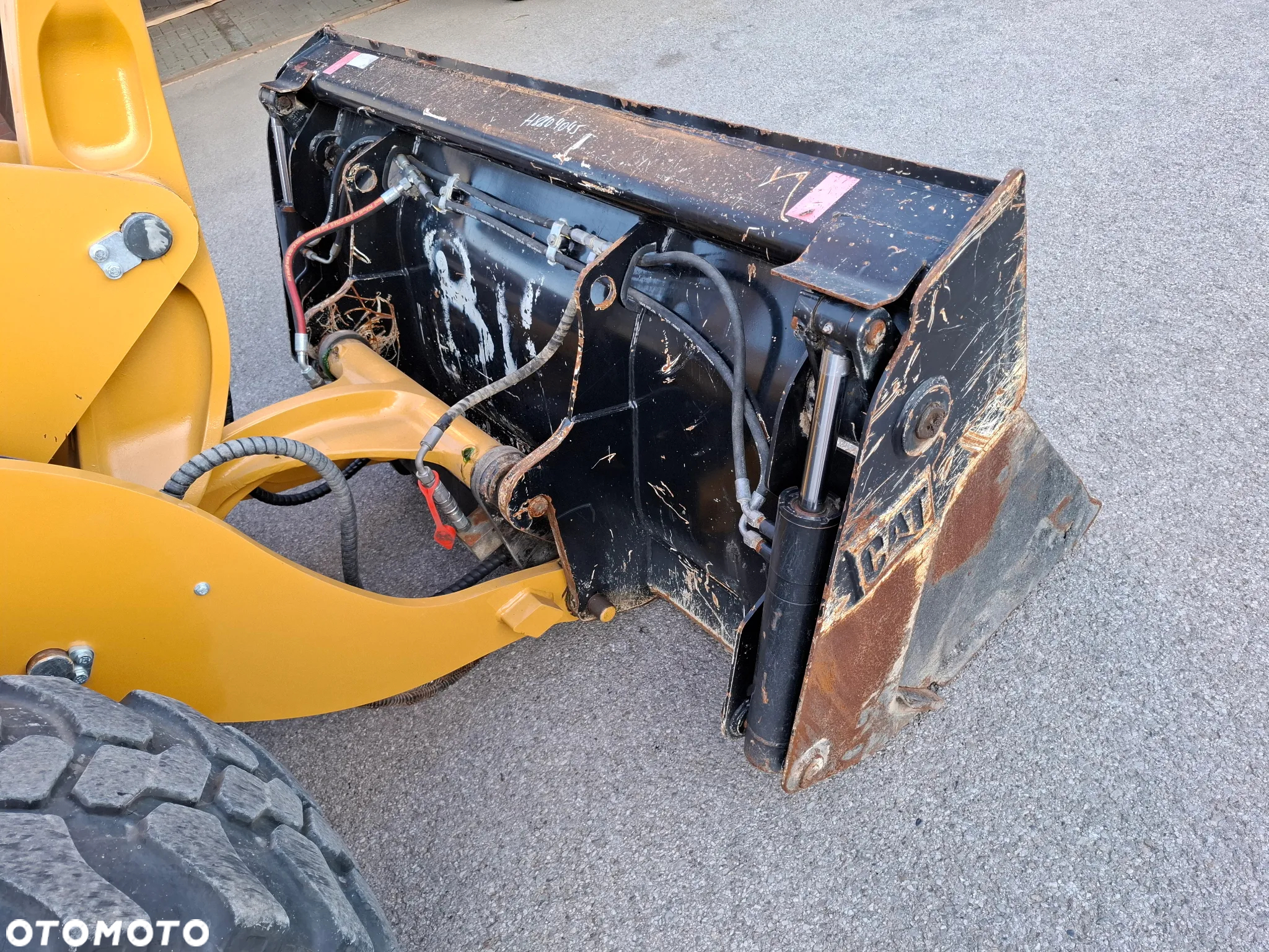 Caterpillar CAT 908 M - 20