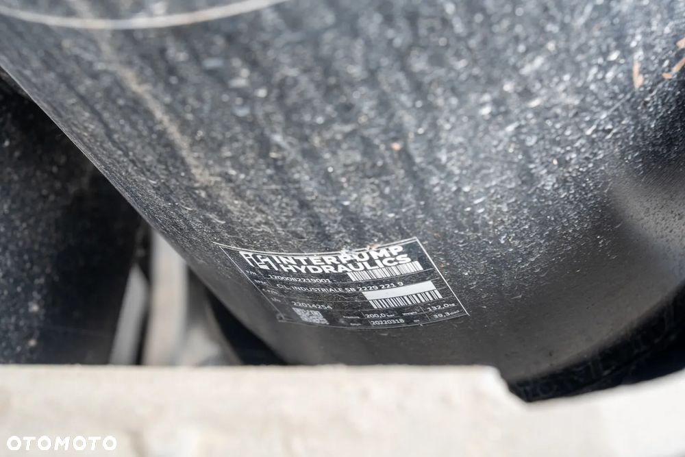 Renault K 440 6X6 - 16