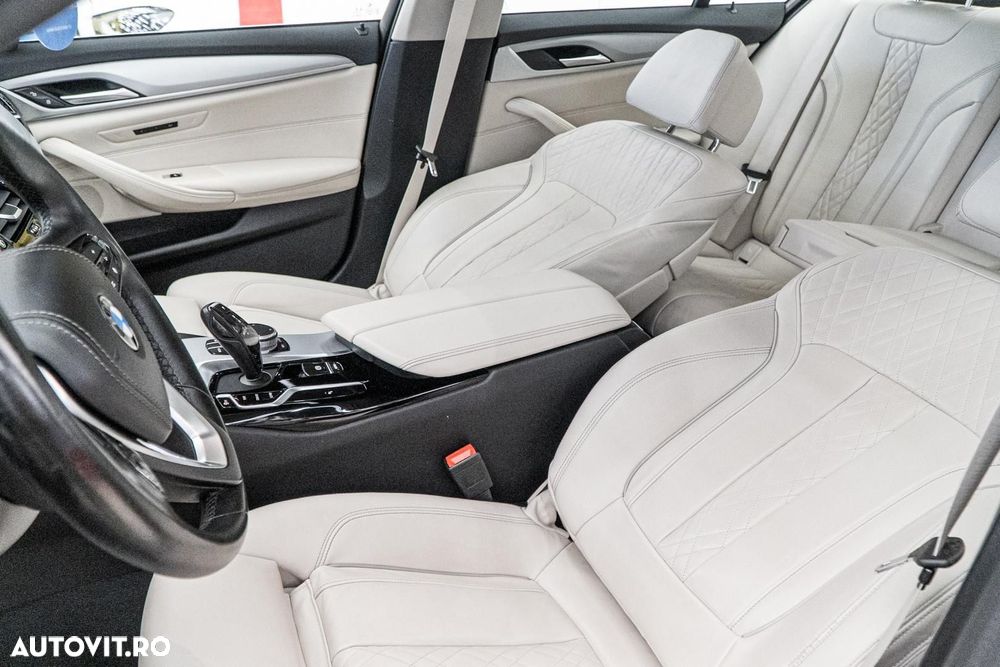 BMW Seria 5 520i Aut. Luxury Line - 15