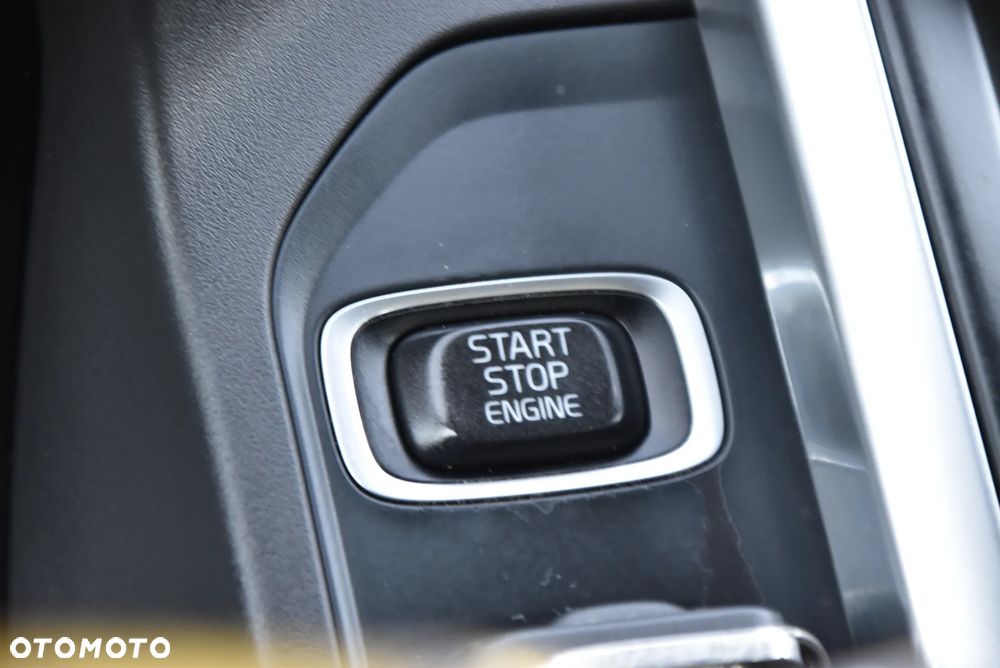 Volvo XC 60 D4 Momentum - 34