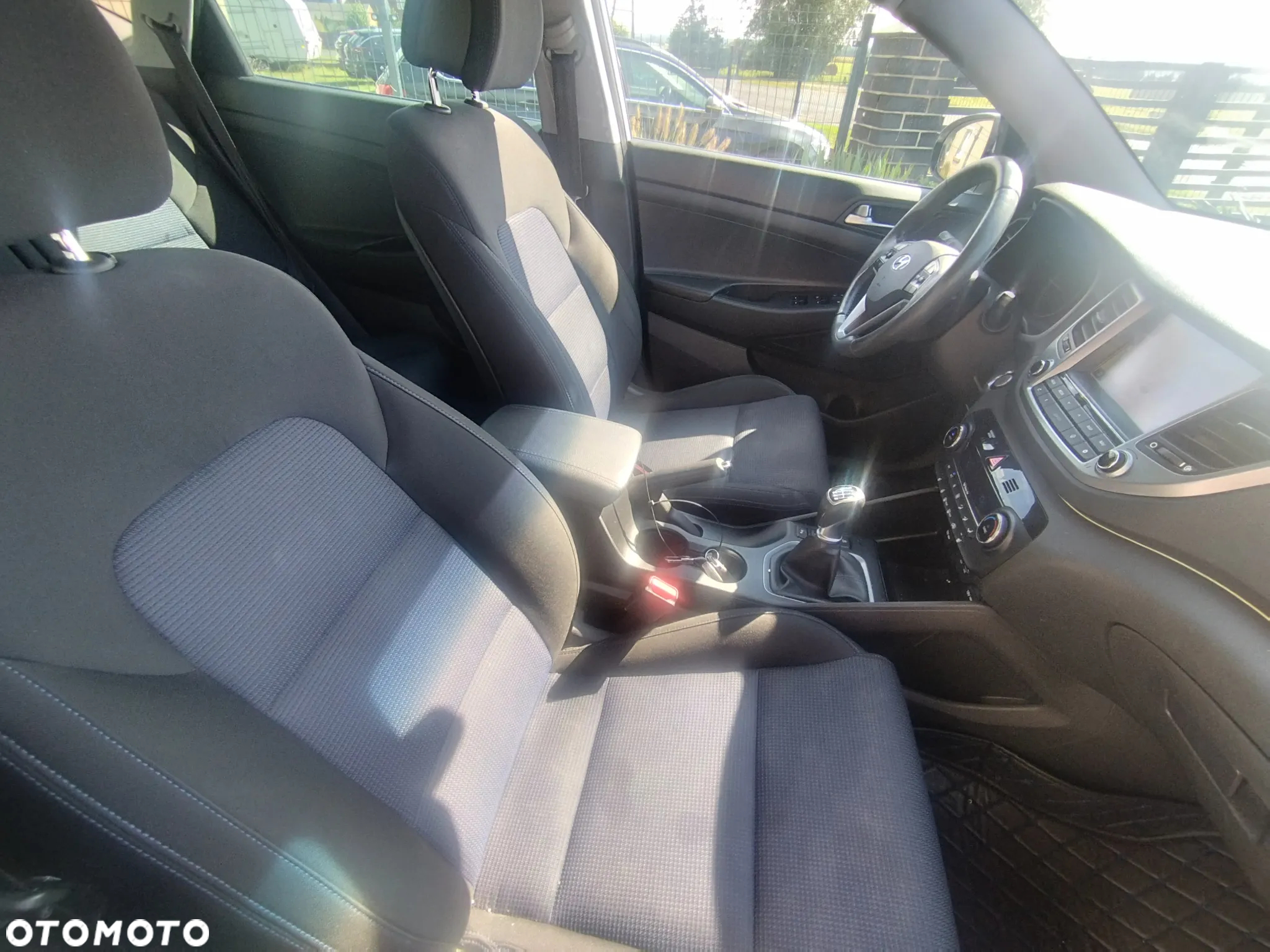 Hyundai Tucson 2.0 CRDI BlueDrive Style 2WD - 9