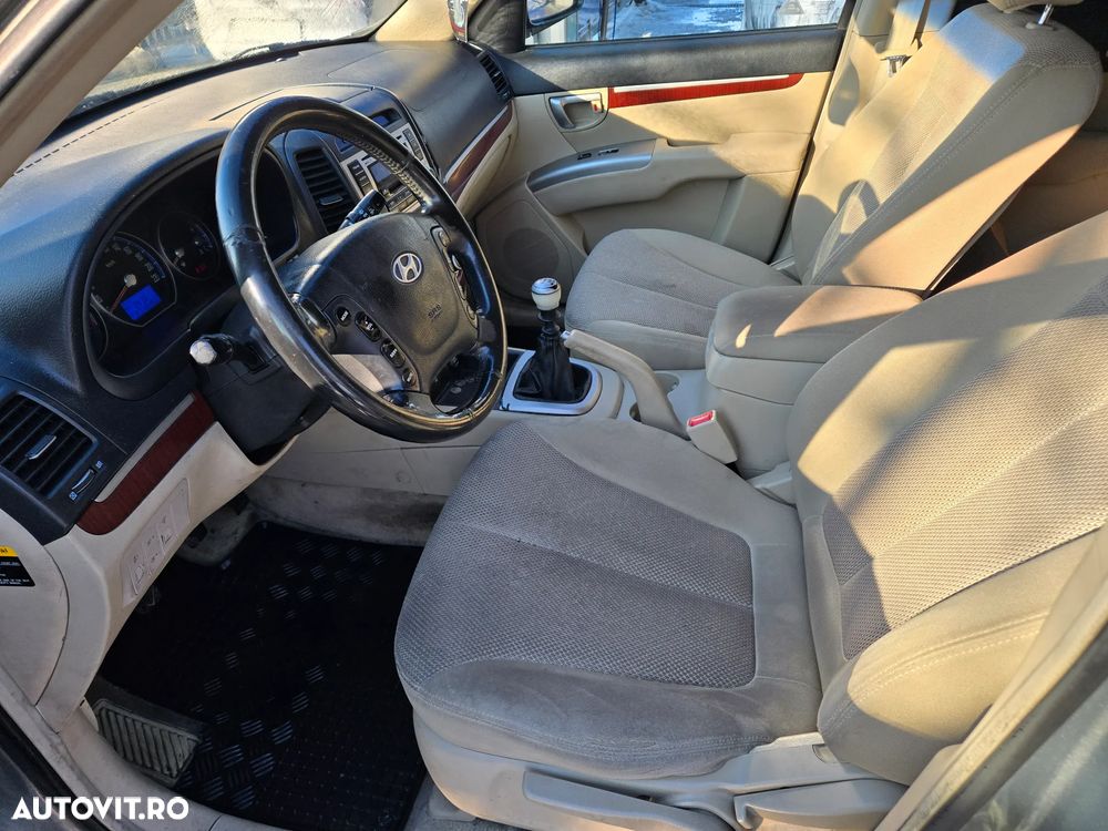 Hyundai Santa Fe 2.2 DSL VGT 5 SEATS 4WD - 8