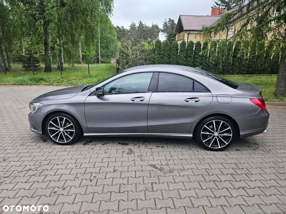 Mercedes-Benz CLA 200 7G-DCT Urban - 26