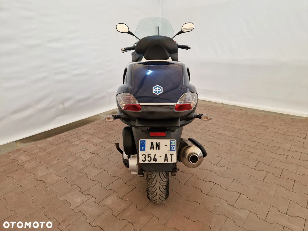 Piaggio MP-3 - 10