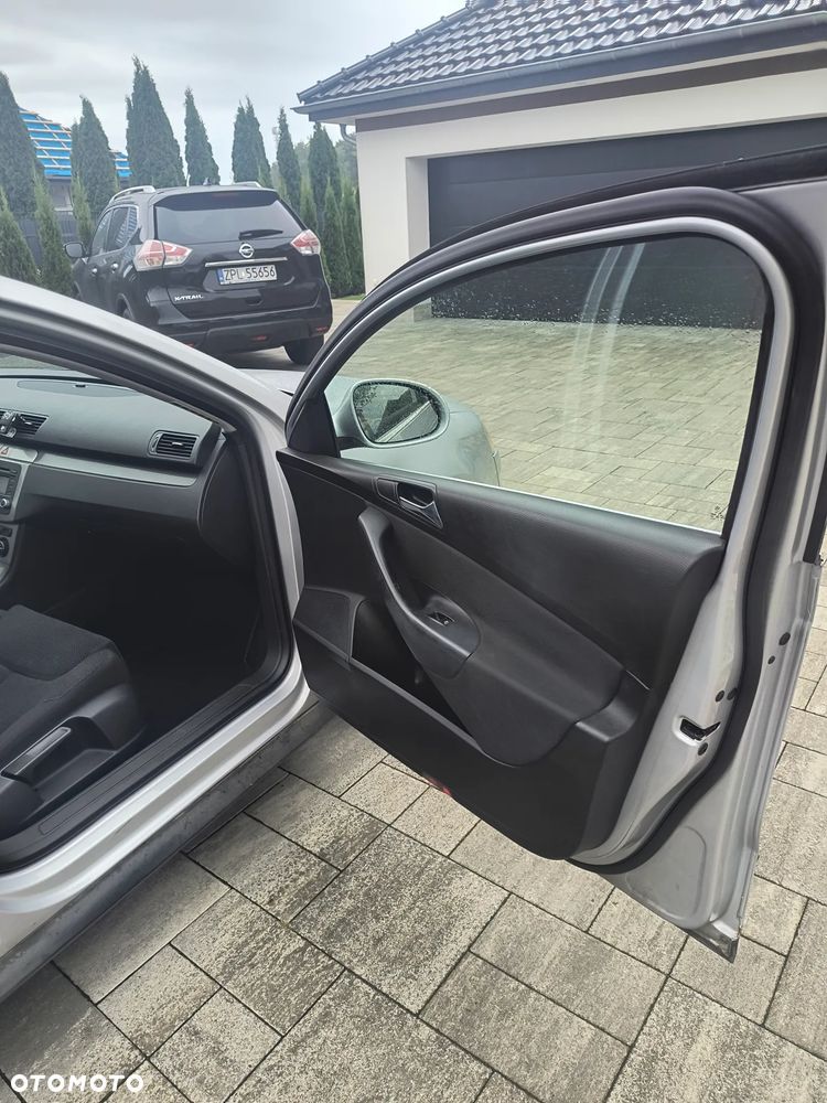 Volkswagen Passat 2.0 TDI Comfortline - 16