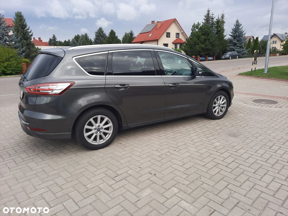 Ford S-Max - 13