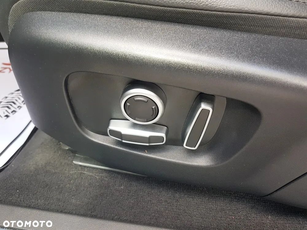 Land Rover Range Rover Evoque - 12