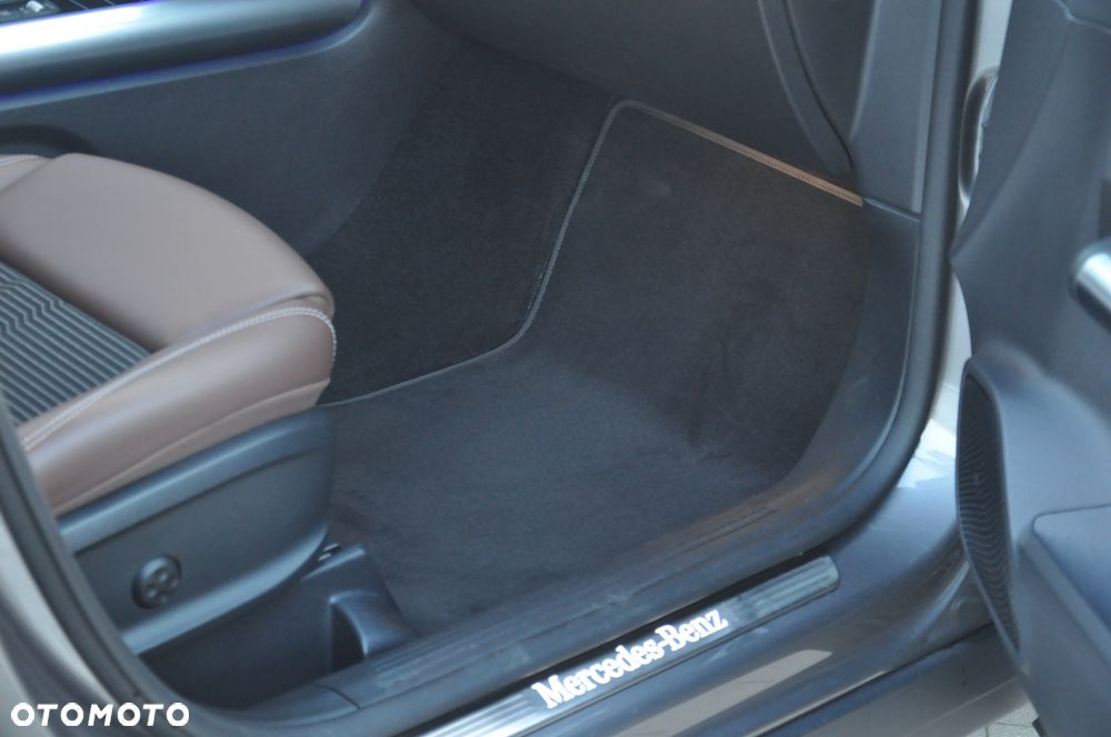 Mercedes-Benz GLA 200 Business Edition - 18