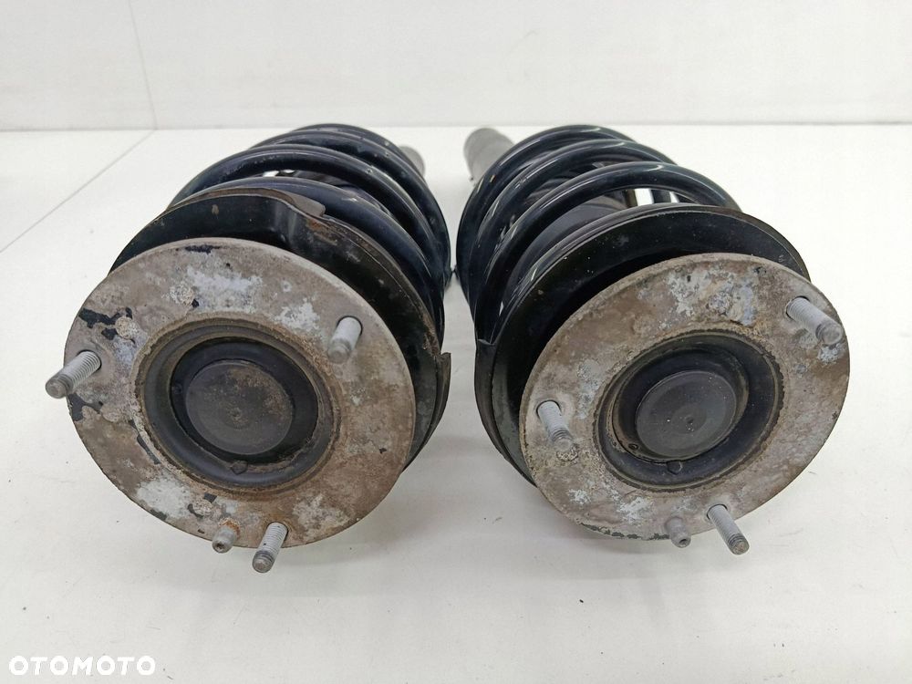 BMW E90 E91 X-DRIVE PRZEDNIE AMORTYZATORY KOMPLET 6775099 6775100 - 9