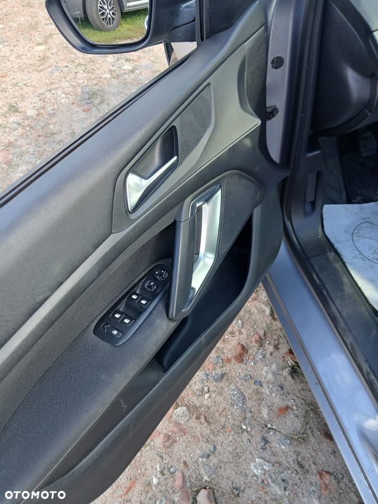 Peugeot 308 125 THP Active - 8