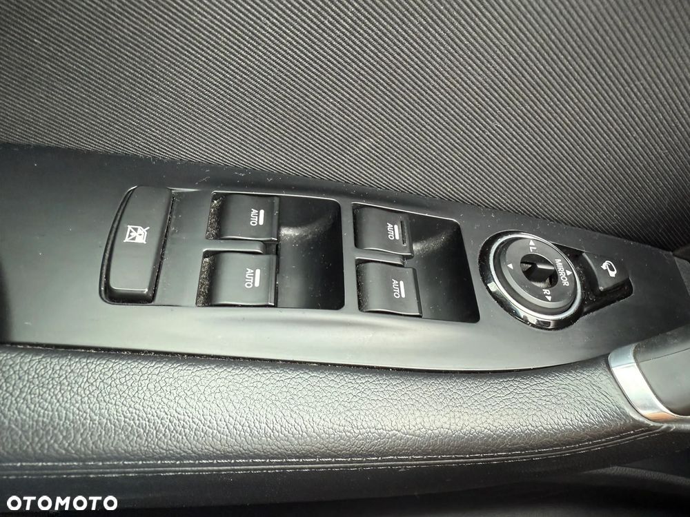 Hyundai i40 Kombi 1.7 CRDi Premium - 17