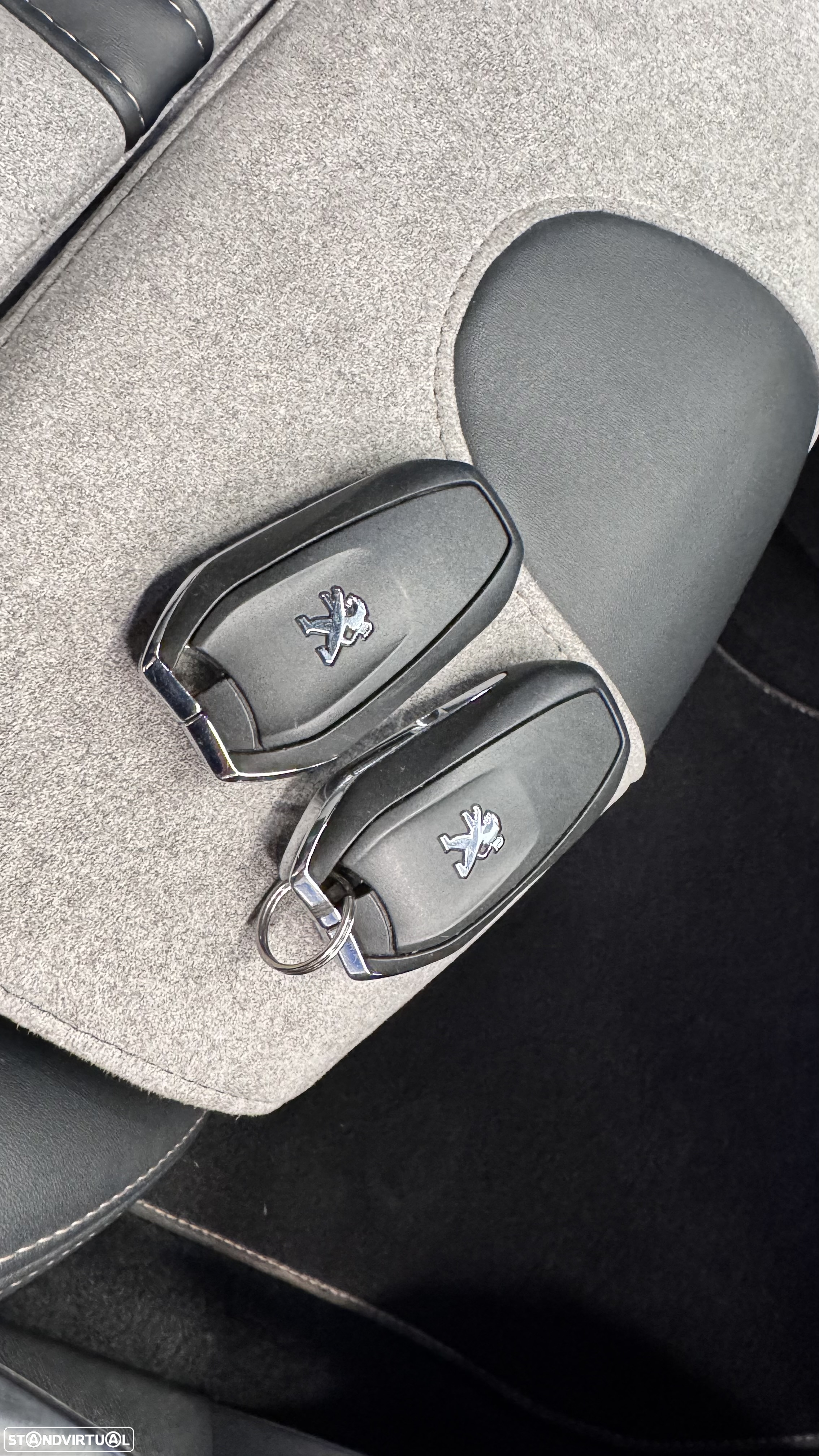 Peugeot 3008 1.6 Hybrid GT Pack e-EAT8 - 36