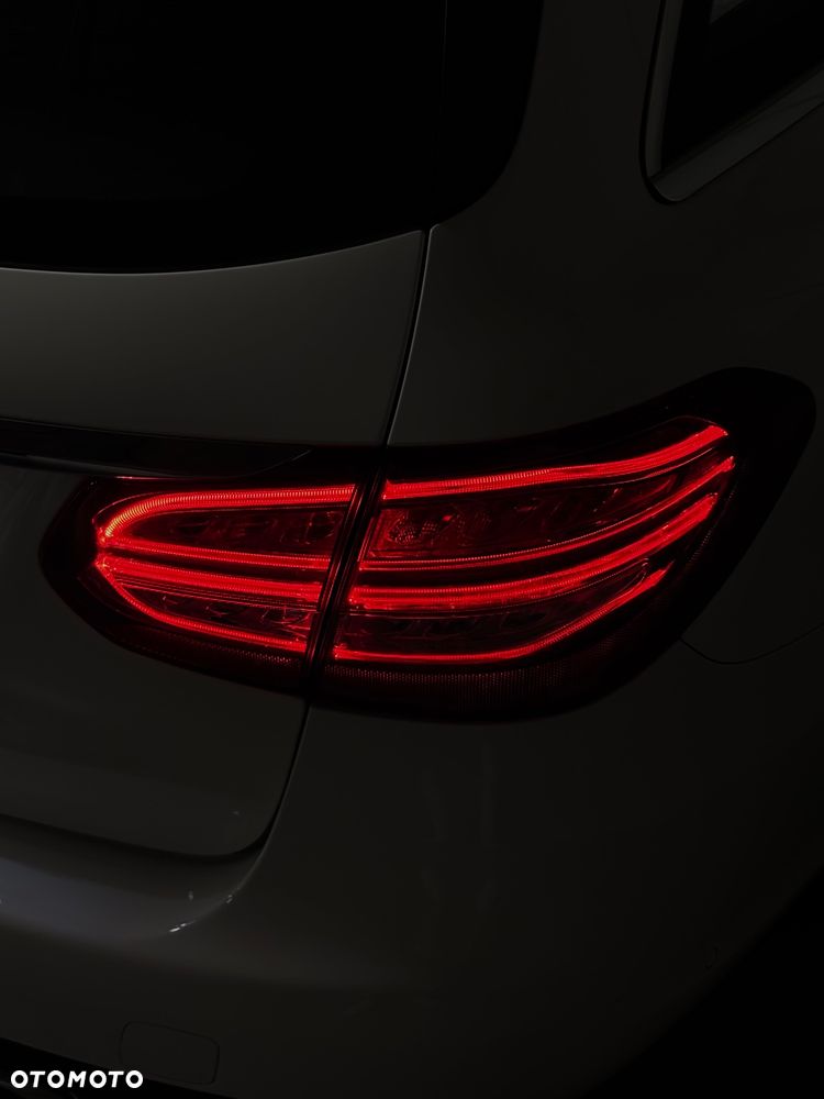 Mercedes-Benz Klasa C 200 9G-TRONIC Avantgarde - 16