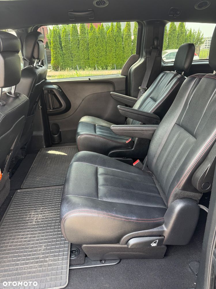 Dodge Grand Caravan - 7