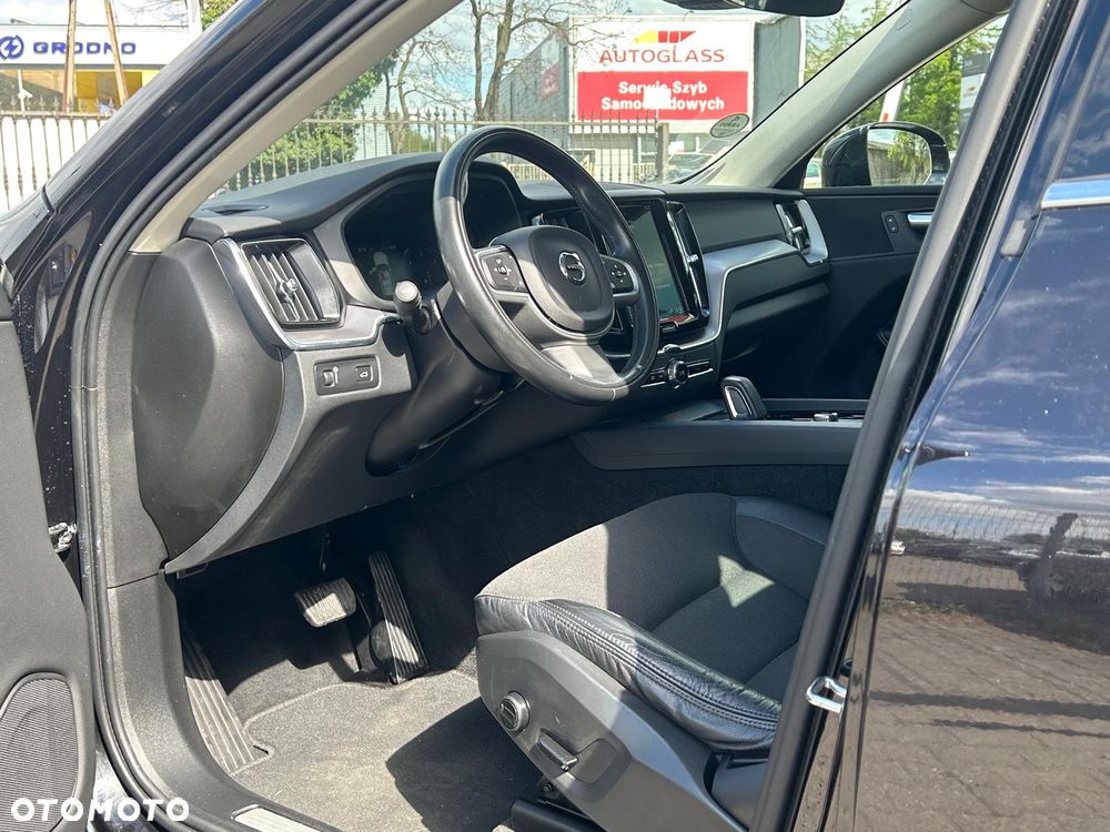 Volvo XC 60 B4 D Momentum Pro - 10