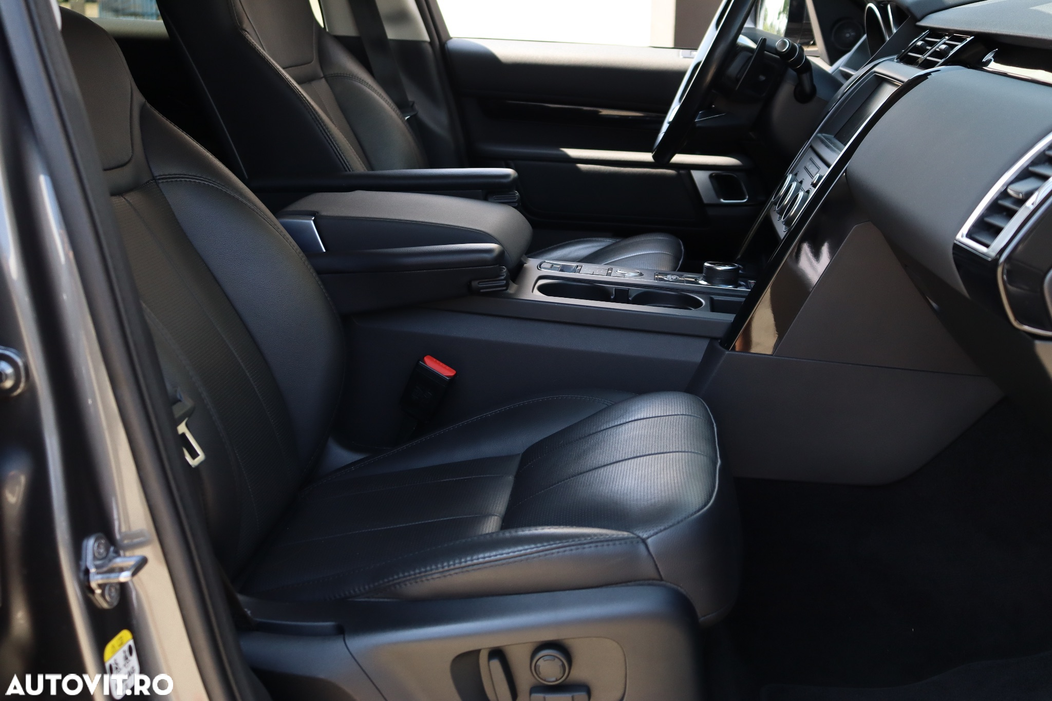 Land Rover Discovery 3.0 L TD6 HSE - 17
