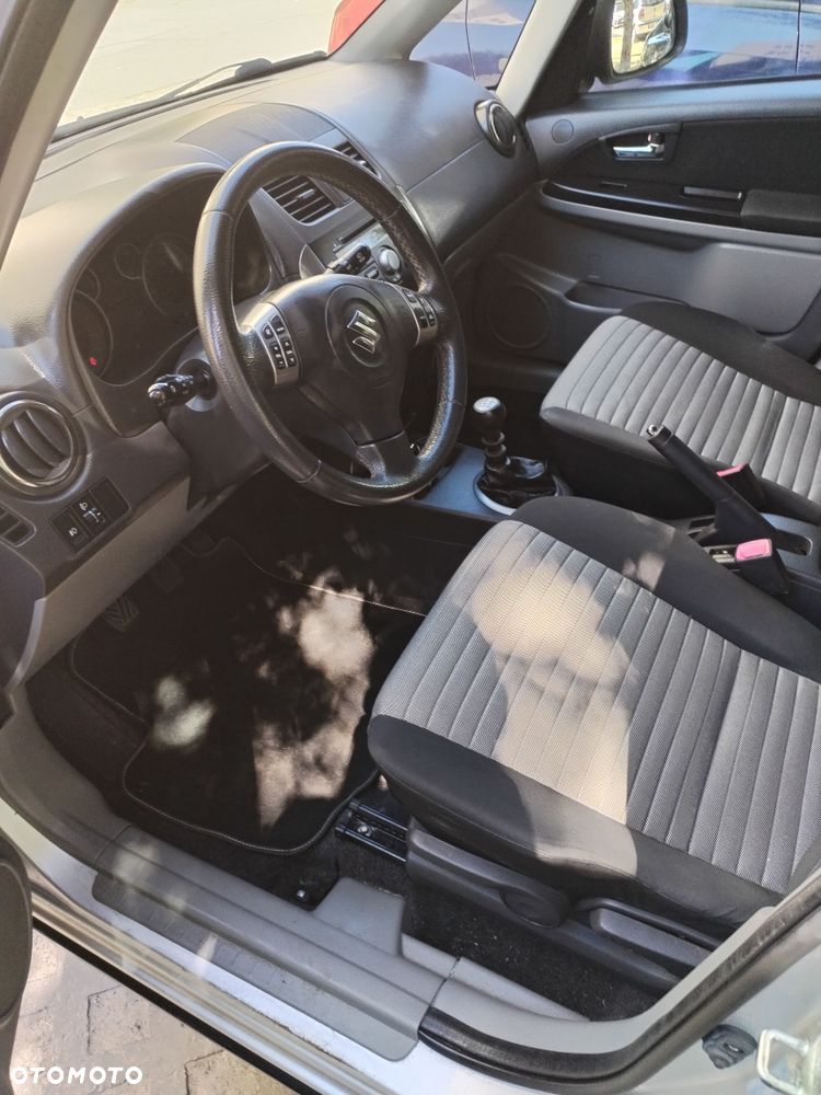 Suzuki SX4 - 5