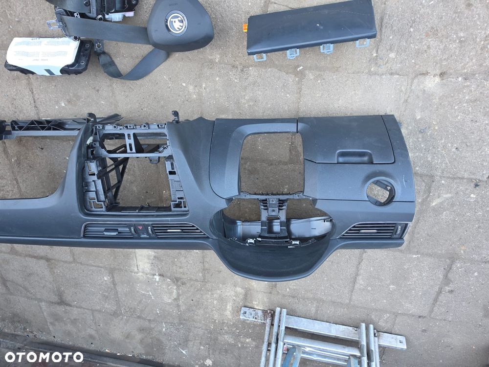 Konsola  kokpit  skoda  octavia  III  lift  komplet  oryginał - 4