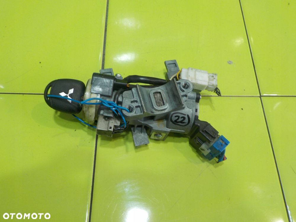 MITSUBISHI L200 IV 2.5 DID 06r 5D stacyjka z kluczykiem - 9