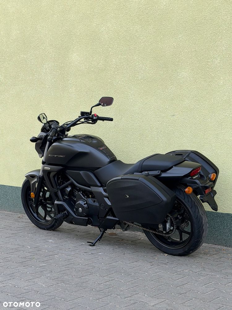 Honda CTX - 19