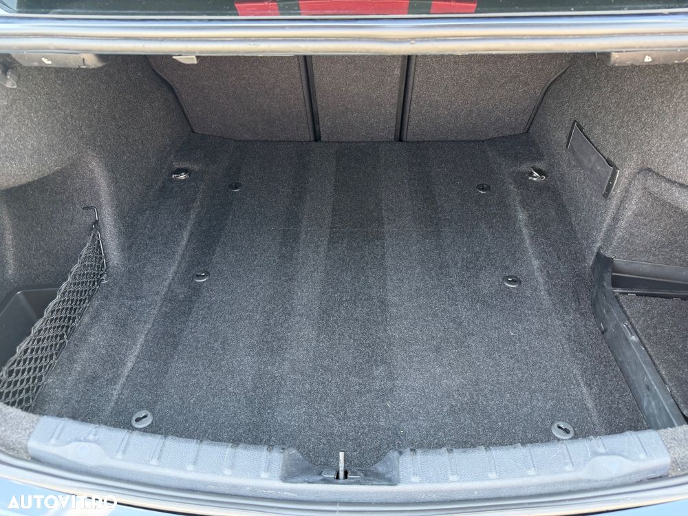 BMW Seria 3 320d - 11