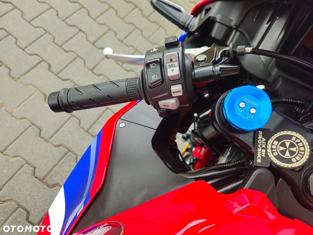 Honda CBR - 27