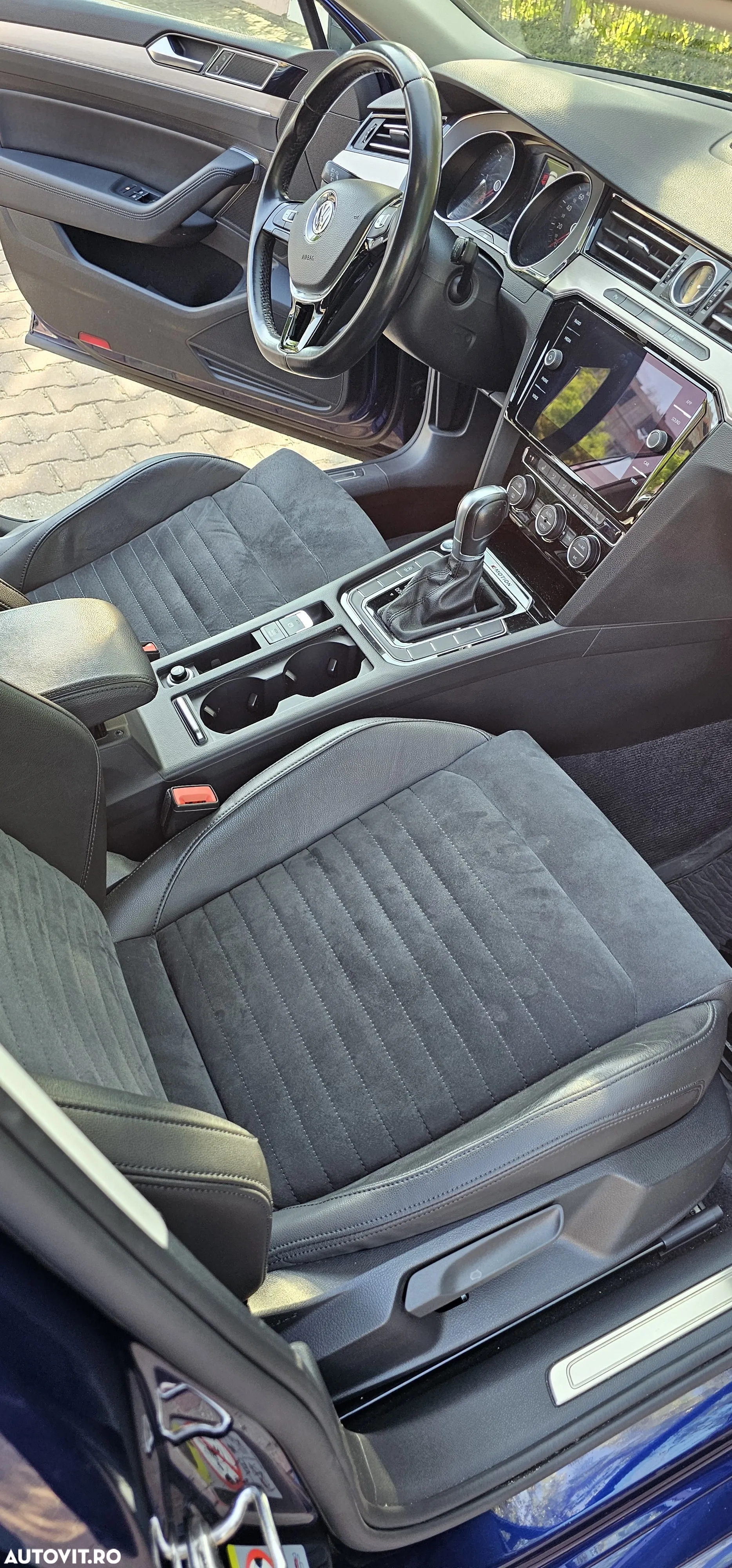 Volkswagen Passat Variant 2.0 TDI DSG 4Motion Highline - 10