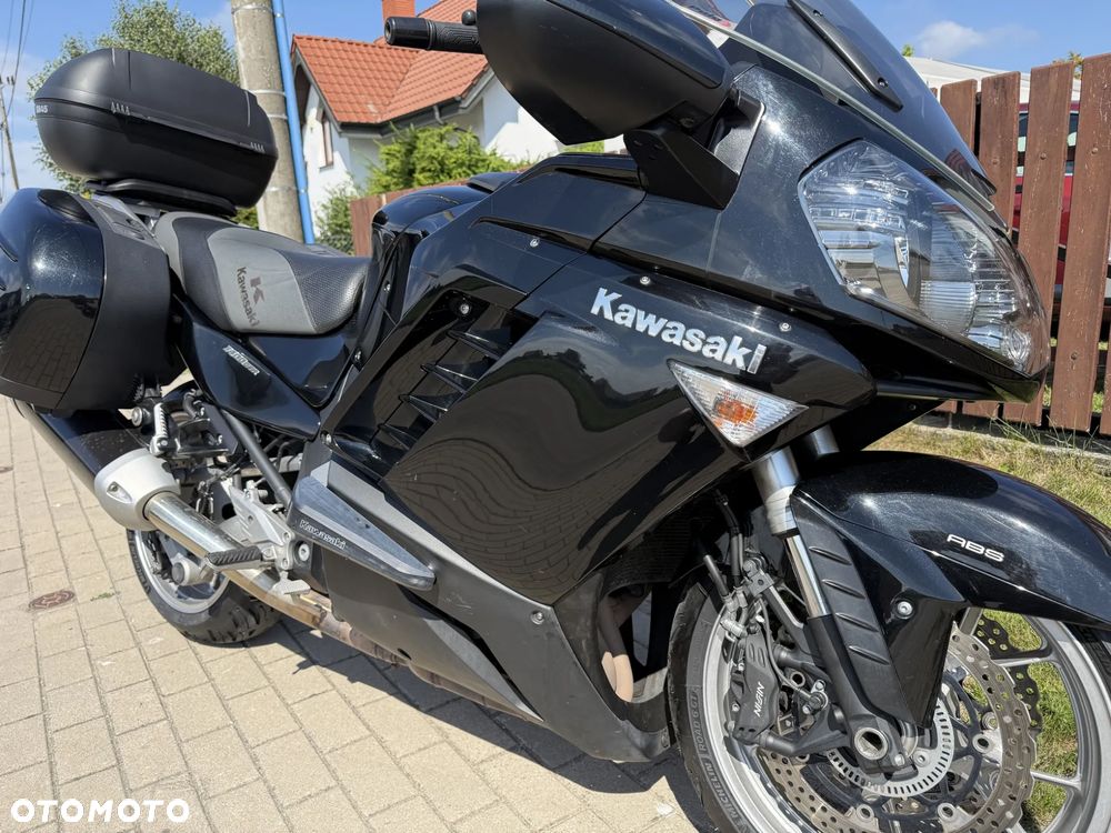 Kawasaki GTR - 17