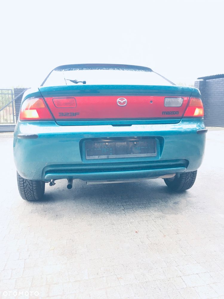 Mazda 323F - 6