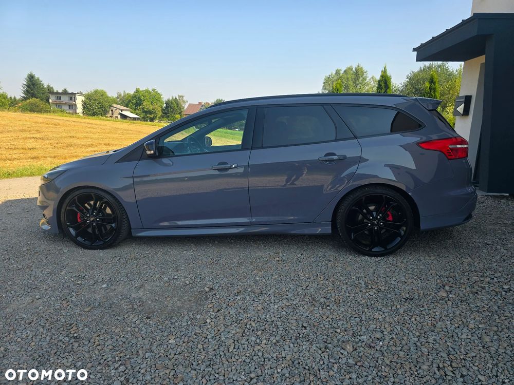 Ford Focus 2.0 EcoBoost ST mit Leder-Exclusiv-Paket - 3