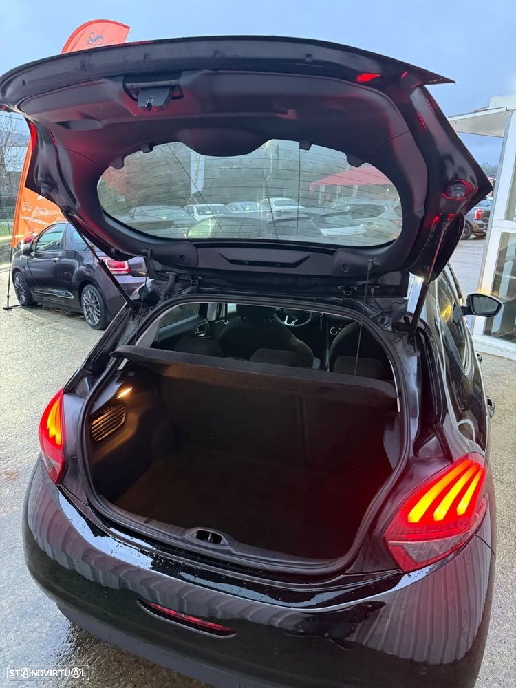 Peugeot 208 1.2 PureTech Style - 14