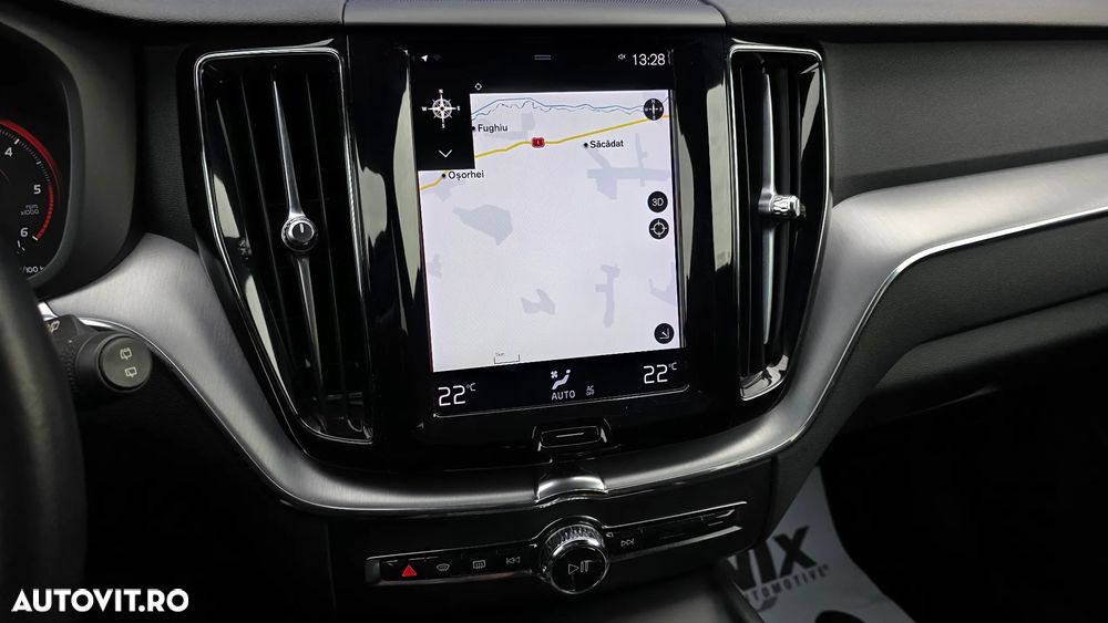 Volvo XC 60 B4 MHEV AT8 FWD Momentum Pro - 35